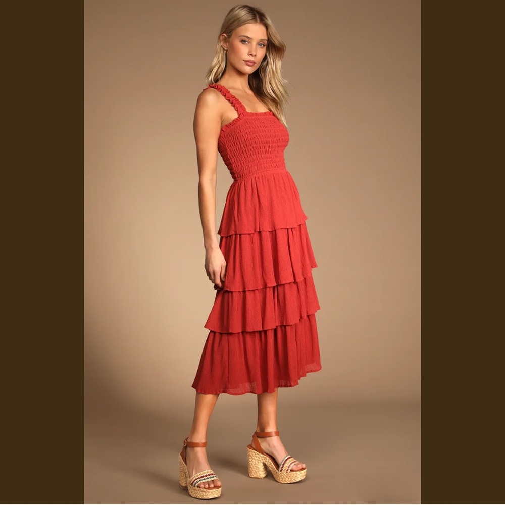 NWT Lulu’s Tiered Midi Dress - Picture 3 of 16